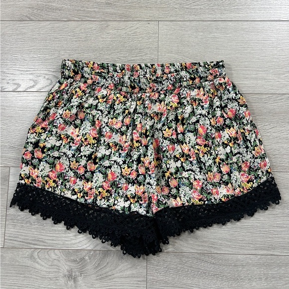 Topshop Flowy Floral High Waist Lace Trim Shorts - Picture 5 of 14
